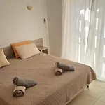 Apartment Cassiopeia 5 Bedroom On With Pool Chania (Crete)