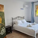 Cassiopeia 5 Bedroom On With Pool * Chania (Crete)