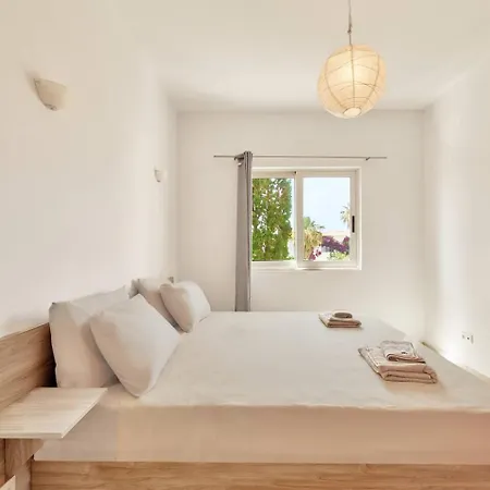 Апартаменты Cassiopeia 5 Bedroom On With Pool Ханья