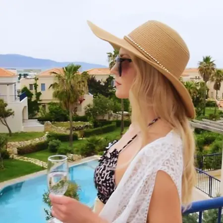 Cassiopeia 5 Bedroom On With Pool