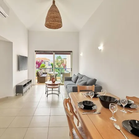 Casseiopia 5 Bedroom On With Pool Apartment *
