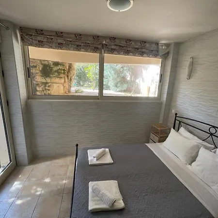 Cassiopeia 5 Bedroom On With Pool *