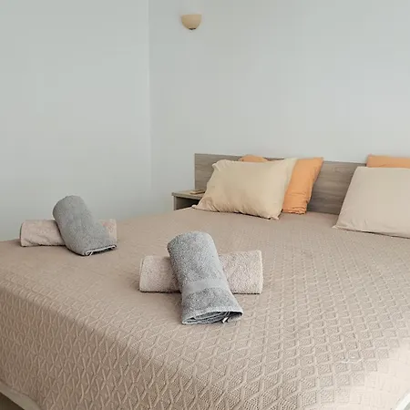 Cassiopeia 5 Bedroom On With Pool *