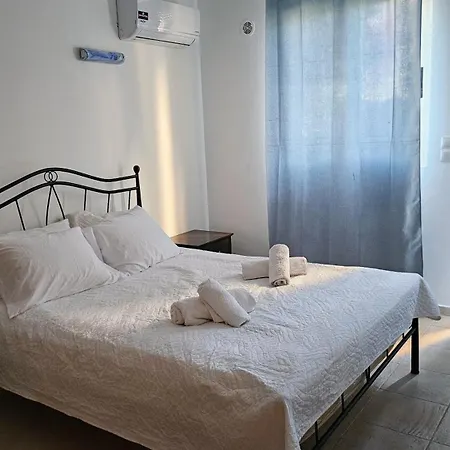 Casseiopia 5 Bedroom On With Pool * Chania (Crete)