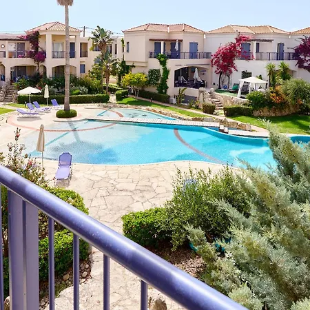 Апартаменти Cassiopeia 5 Bedroom On With Pool