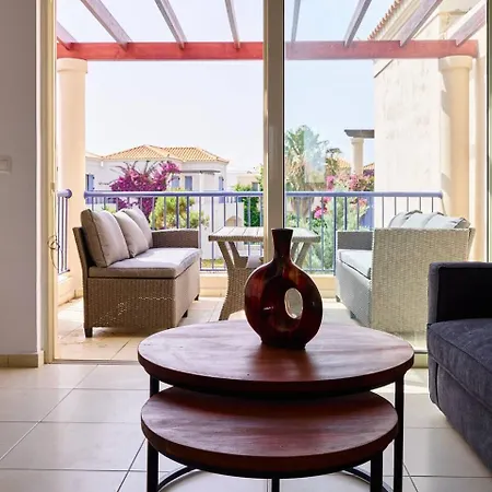 Cassiopeia 5 Bedroom On With Pool Апартаменти