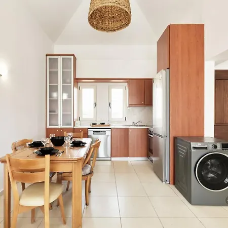 Cassiopeia 5 Bedroom On With Pool