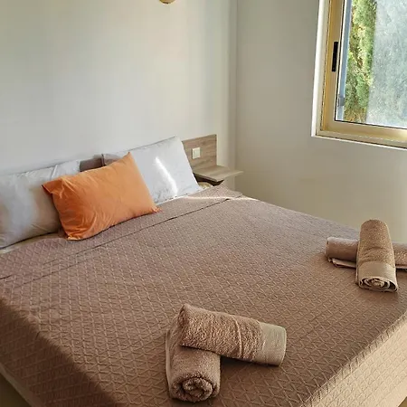 Cassiopeia 5 Bedroom On With Pool Apartman