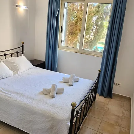 Cassiopeia 5 Bedroom On With Pool *